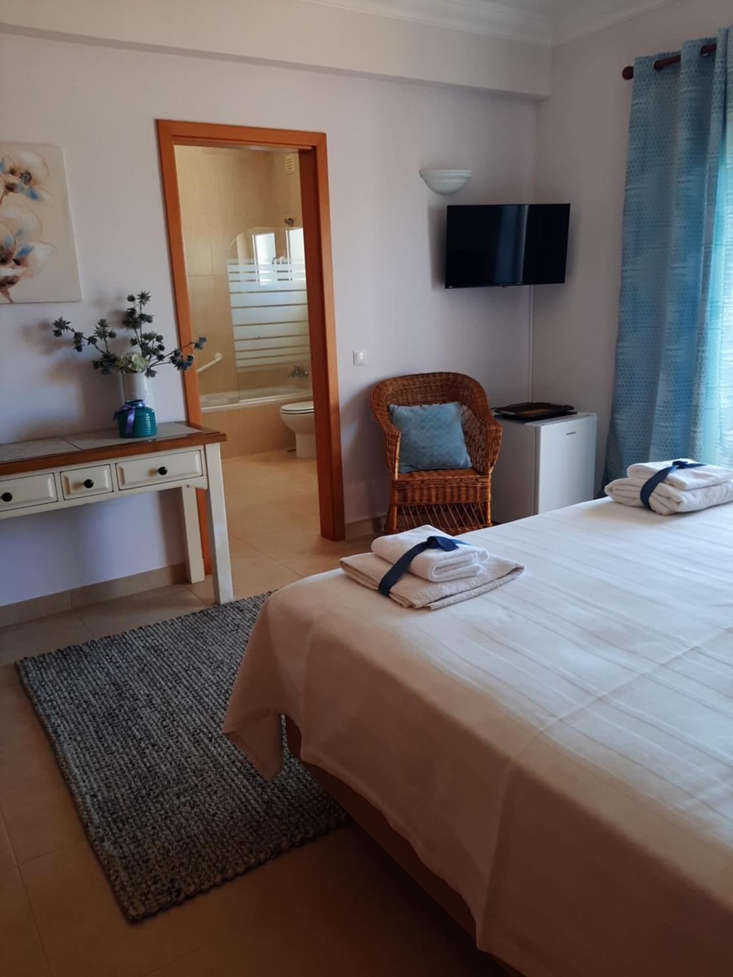 Senhora da Luz Lucie Lime Guesthouse מראה חיצוני תמונה