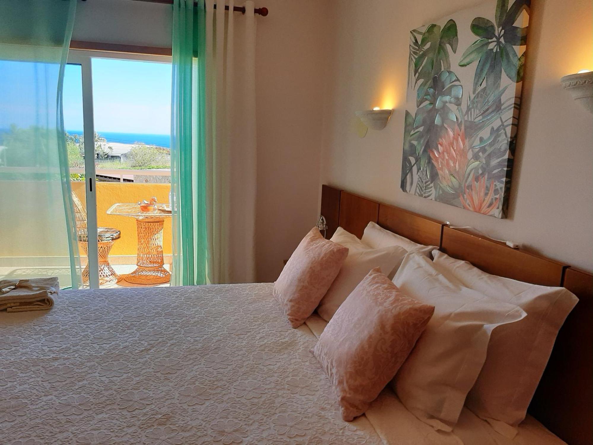 Senhora da Luz Lucie Lime Guesthouse מראה חיצוני תמונה