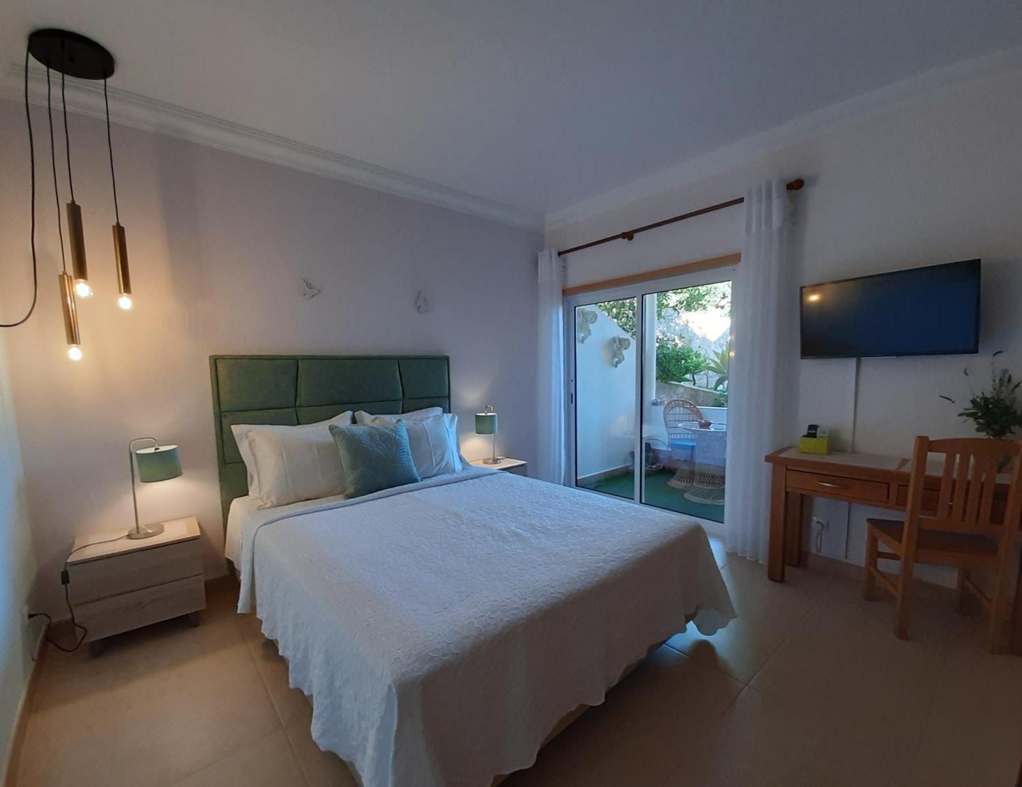 Senhora da Luz Lucie Lime Guesthouse מראה חיצוני תמונה
